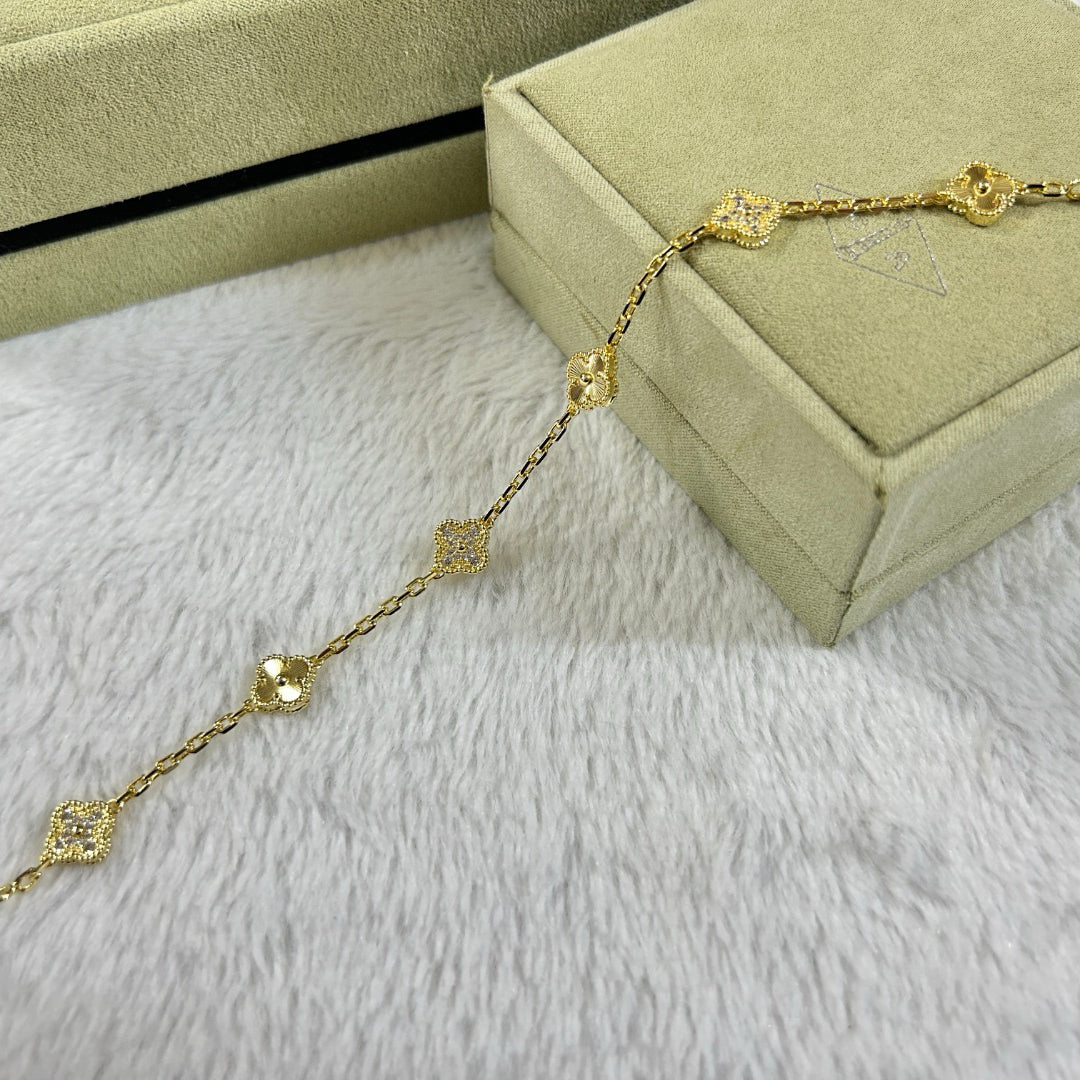 VCA CLOVER 6 MOTIF DIAMOND LASER BRACELET